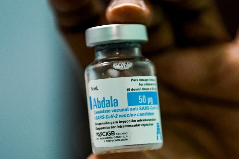 Bộ Y tế khẳng định việc tăng hạn dùng đối với vaccine Abdala không làm thay đổi chất lượng, an toàn, hiệu quả của vaccine. Ảnh: REUTERS