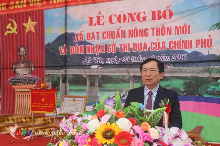 đồng chí Đinh Viết Hồng - Phó Chủ tịch UBND tỉnh Nghệ An phát biểu chúc mừng Đảng bộ và nhân dân xã Kỳ Tân đạt chuẩn NTM