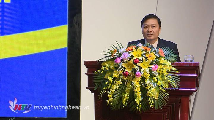 Phó Chủ tịch UBND tỉnh Lê Hồng Vinh phát biểu tại buổi lễ.