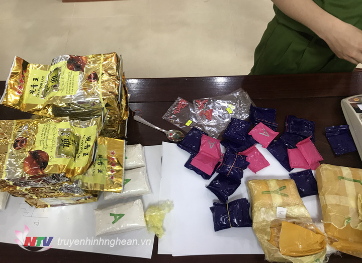 Nghệ An bắt giữ 3 đối tượng ngoại tỉnh mua bán trái phép 6 kg ma túy đá, 24.000 viên ma túy tổng hợp