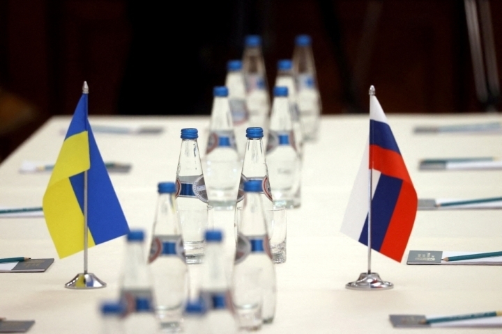 Vòng đàm phán đầu tiên giữa Nga và Ukraine diễn ra ngày 28/2 tại biên giới Ukraine-Belarus. (Ảnh: Reuters)