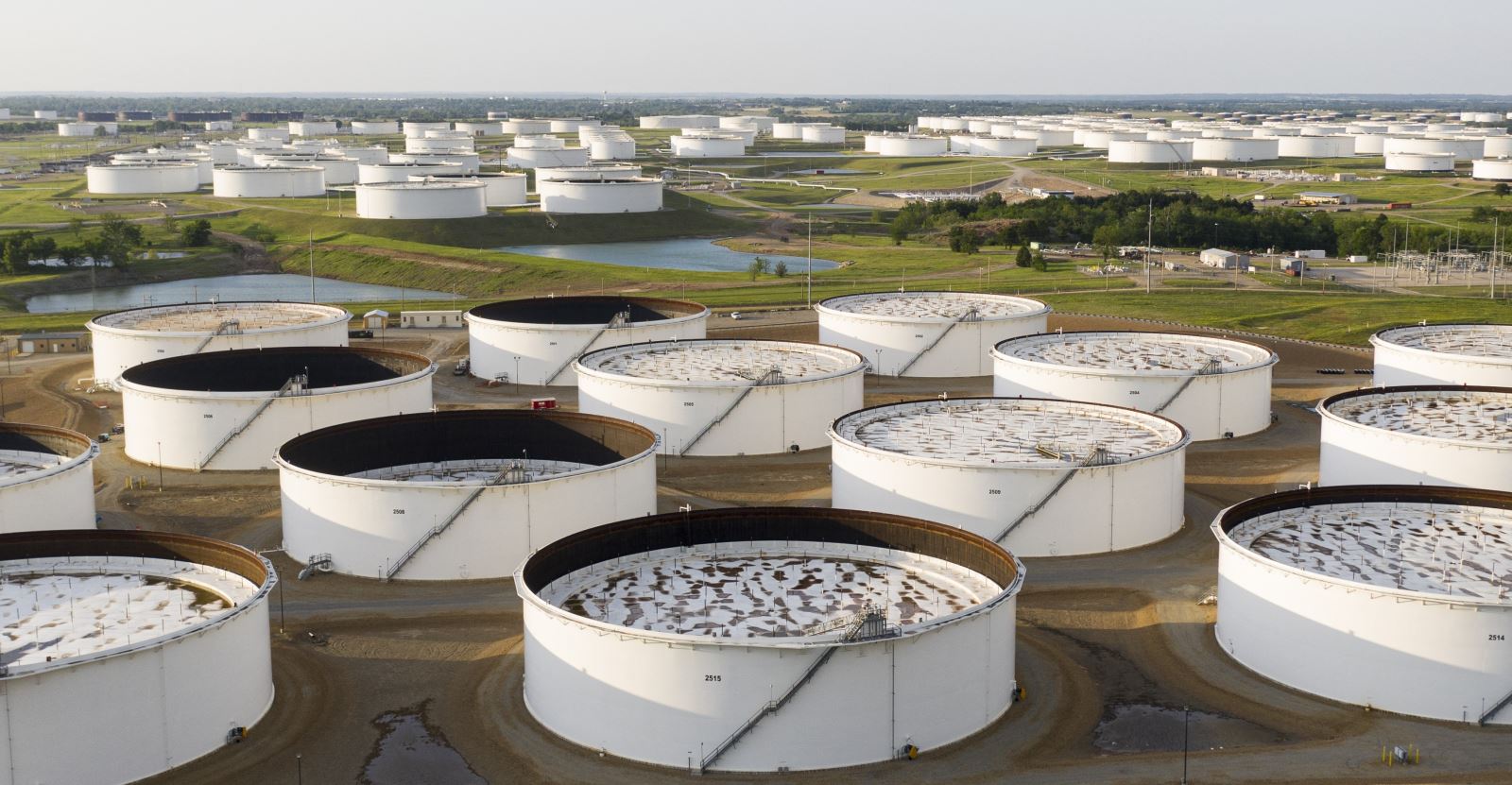 IEA tung ra 60 triệu thùng dầu thô “cứu” thị trường thế giới