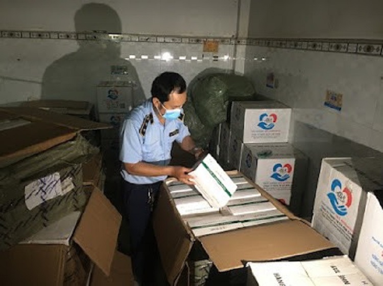 Triệt phá đường dây ‘khủng’ buôn lậu kit test và thuốc điều trị COVID-19 tại TP Hồ Chí Minh