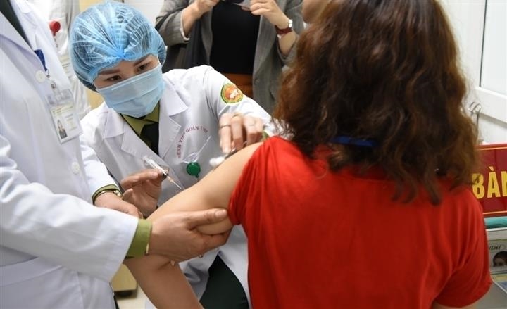 Các tình nguyện viên tham gia thử vaccine COVID-19 Nano Covax.