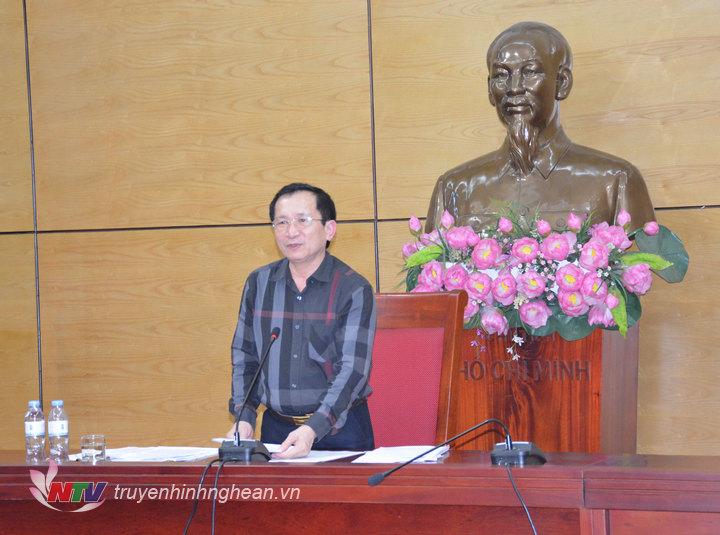 Phó Chủ tịch UBND tỉnh Đinh Viết Hồng phát biểu kết luận hội nghị.