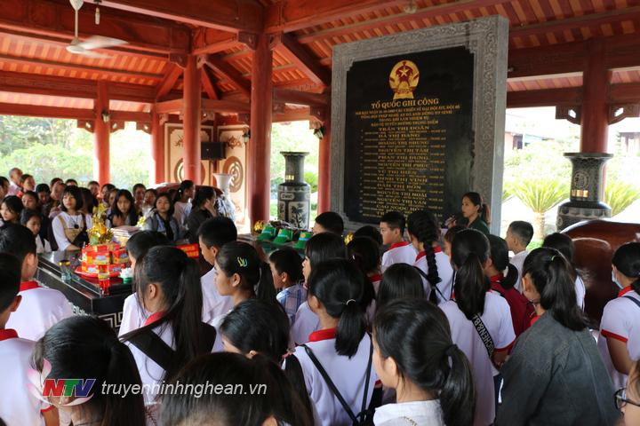 Dịp lễ, Di tích lịch sửTruông Bồn đón hàng ngàn du khách đến thăm viếng mỗi ngày