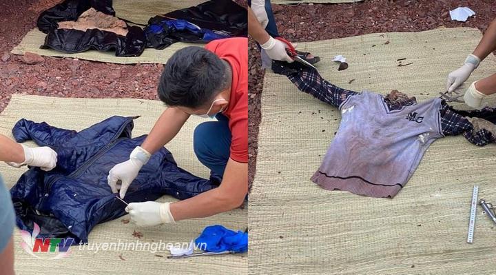  Hai chiếc áo cùng nhiều mẫu xương của nạn nhân được phát hiện .