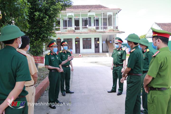 Bộ CHQS tỉnh kiểm tra công tác phòng, chống dịch Covid-19 tại Ban CHQS Nam Đàn, Nghi Lộc