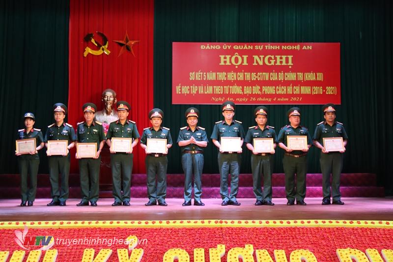 Đảng ủy – Bộ CHQS tỉnh Nghệ An sơ kết 5 năm thực hiện Chỉ thị số 05 của Bộ Chính trị (khóa XII)