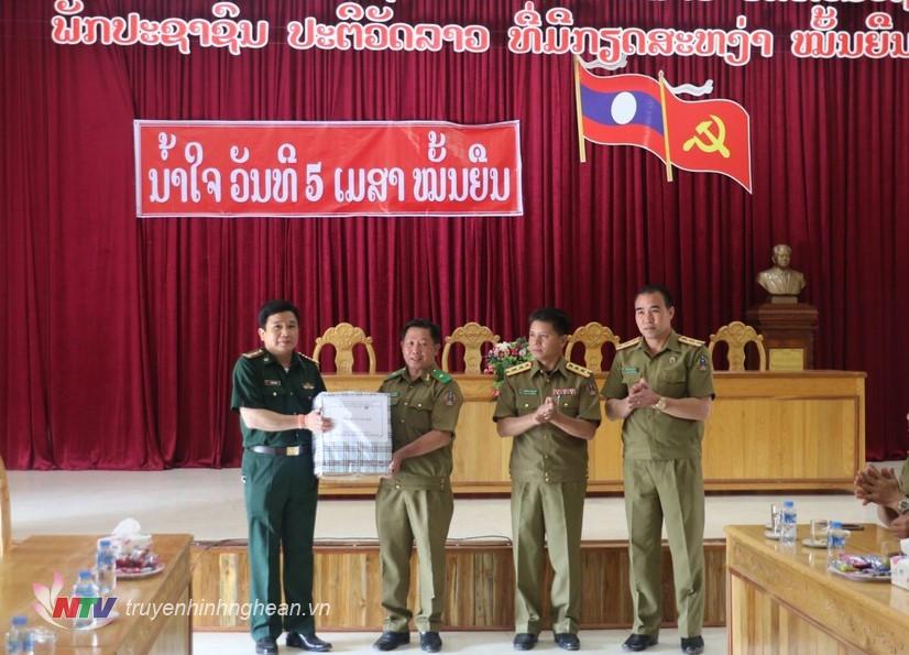 BĐBP Nghệ An chúc Tết Bunpimay lực lượng Quân sự, Công an 3 tỉnh nước bạn Lào