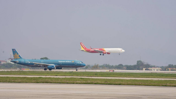 Từ ngày 24/4 - 4/5, Vietnam Airlines Group tập trung tăng tải trên 8 đường du lịch trọng điểm, gồm giữa Hà Nội và Huế, Đà Nẵng, Cam Ranh, Đà Lạt, Phú Quốc; giữa TP.HCM và Đà Nẵng, Cam Ranh, Phú Quốc.