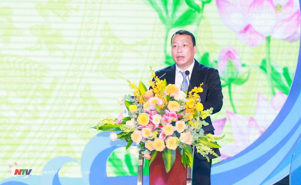Đồng chí Phạm Hồng Quang - Ủy viên BCH Đảng bộ tỉnh, Bí thư Huyện ủy Nghi Lộc phát biểu đáp từ và bế mạc buổi lễ.
