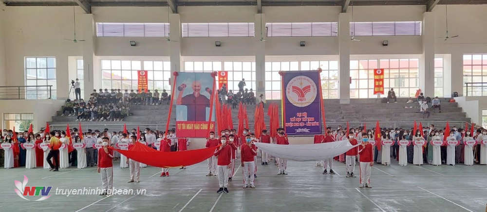 Quang cảnh buổi Lễ khai mạc Đại hội TDTT huyện Nghi Lộc.