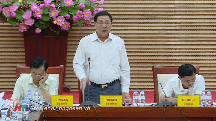 Phó Chủ tịch UBND tỉnh Lê Minh Thông phát biểu tại phiên họp.