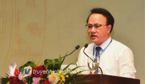 Bí thư Đảng ủy Khối Các cơ quan tỉnh Nguyễn Nam Đình phát biểu tại đại hội.