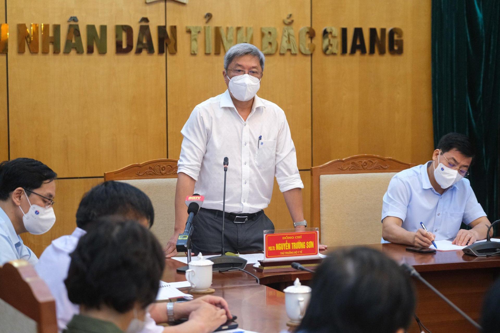Thứ trưởng Nguyễn Trường Sơn phát biểu chỉ đạo tại cuộc họp