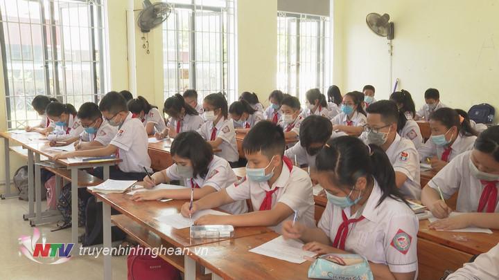 Ngày mai, các trường ở Nghệ An, trừ thị xã Hoàng Mai, dạy học bình thường