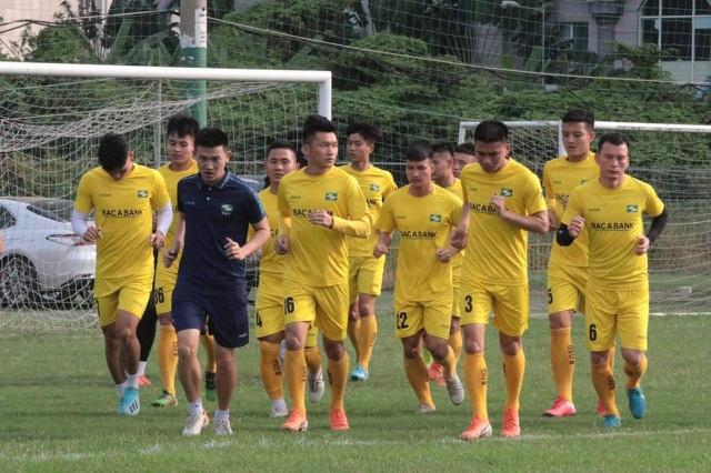 Toàn đội bóng Sông Lam Nghệ An nội bất xuất, ngoại bất nhập sau khi tiếp xúc với trường hợp F1 của bệnh nhân Covid-19 (Ảnh: SLNA).
