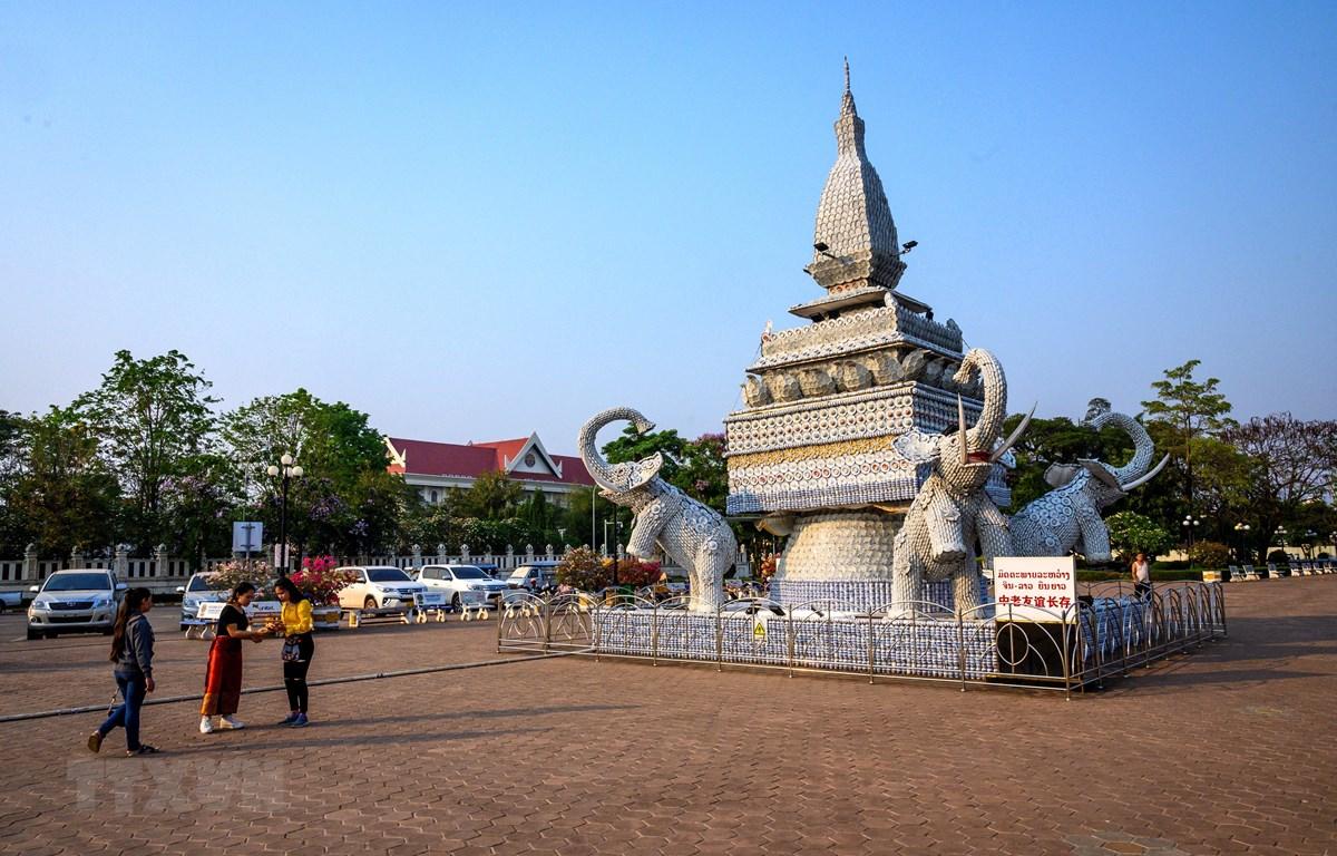 Người dân tại Vientiane, Lào.