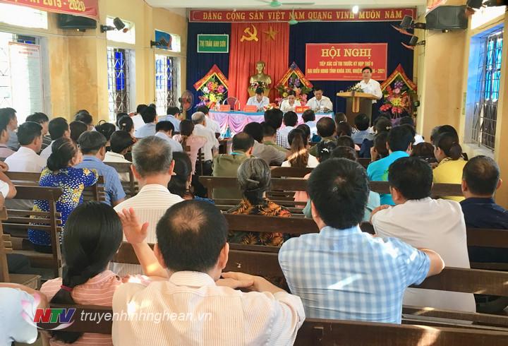 Phó Chủ tịch UBND tỉnh Lê Hồng Vinh tiếp xúc cử tri tại Anh Sơn