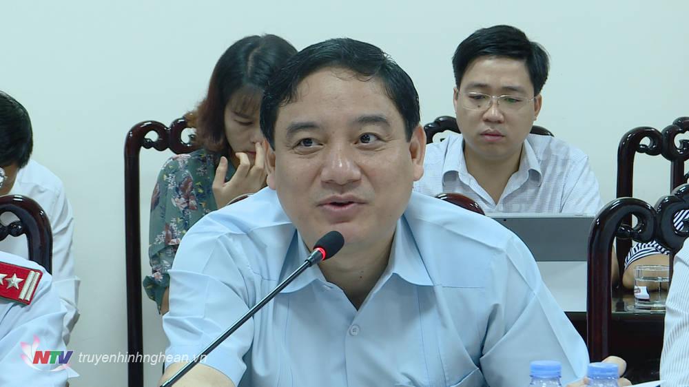  Bí thư Tỉnh ủy Nguyễn Đắc Vinh đã trực tiếp trả lời, giải thích một số nội dung công dân kiến nghị, phản ánh.
