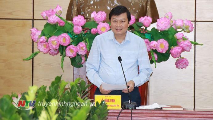 Phó Chủ tịch Thường trực UBND tỉnh Lê Hồng Vinh phát biểu kết luận hội nghị.