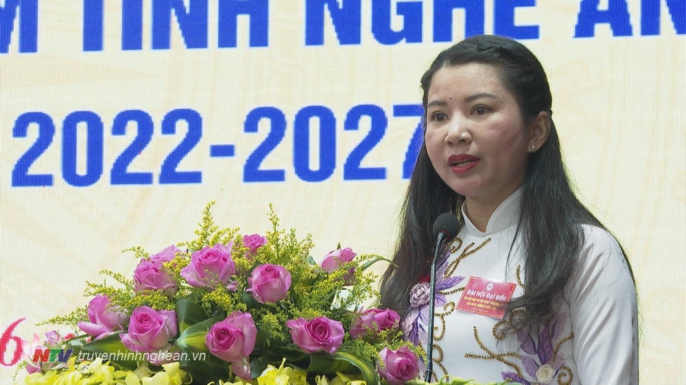 Đồng chí Nguyễn Thị Lương Hồng, Chủ tịch Hội Chữ thập đỏ tỉnh phát biểu khai mạc Đại hội.