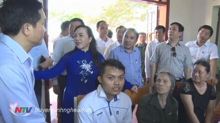 Bộ trưởng Bộ y tế Nguyễn Thị Kim Tiến thăm và làm việc tại Nghệ An