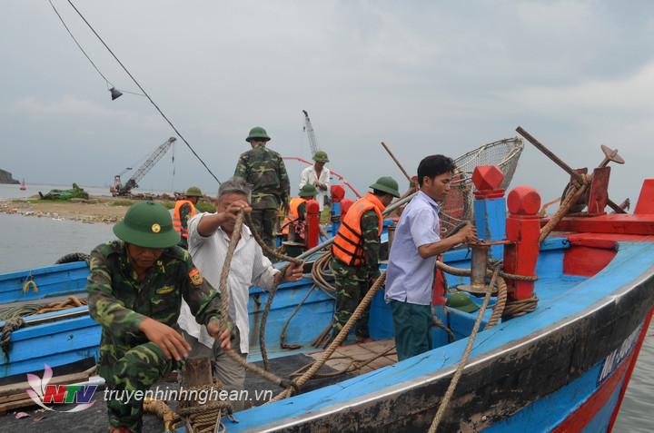 BĐBP Nghệ An: Duy trì tối đa quân số sẵn sàng ứng phó bão Mun