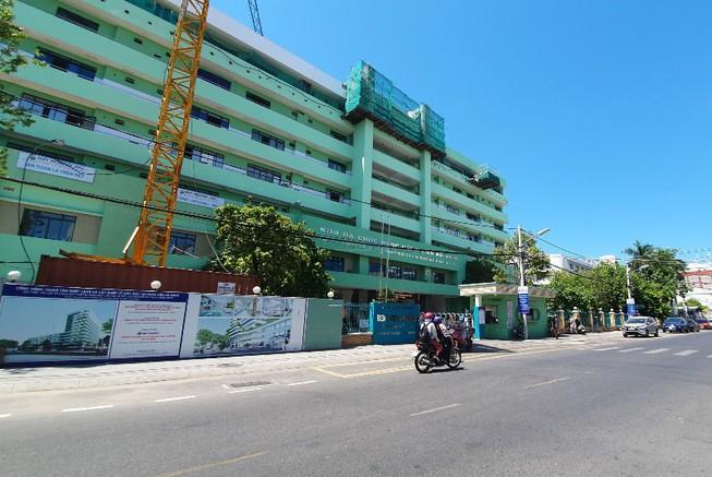 Đà Nẵng triển khai phong tỏa ba bệnh viện, cách ly sáu quận 