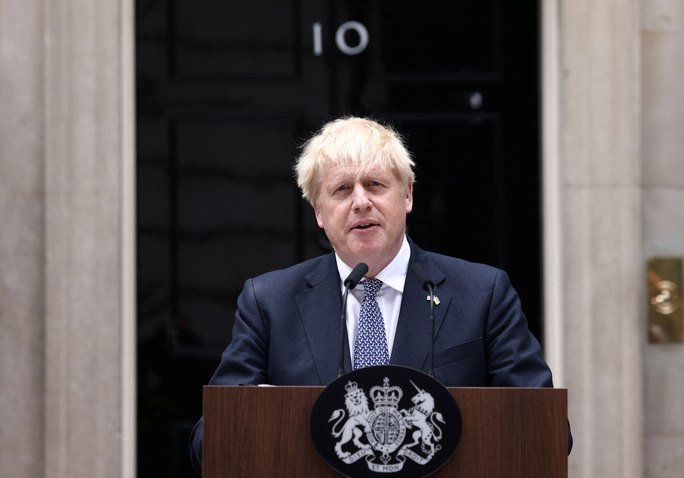 Ông Boris Johnson phát biểu trước Dinh Thủ tướng Anh ngày 7-7.  