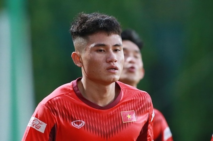 Phi Hoàng đang thi đấu thành công tại V-League 2022.