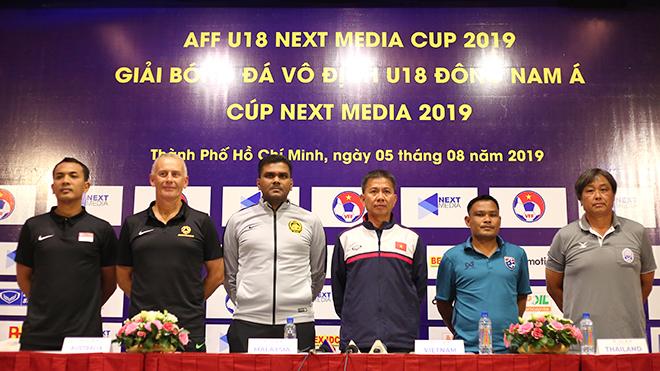 Người hâm mộ kỳ vọng U18 Việt Nam của HLV Hoàng Anh Tuấn sẽ trình làng những tài năng mới cho bóng đá nước nhà. Ảnh: VFF