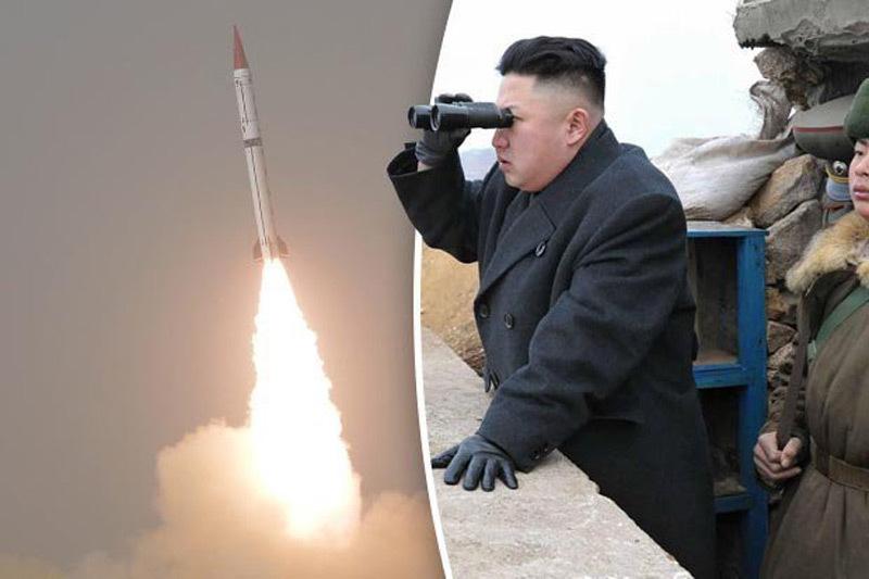 Nhà lãnh đạo Triều Tiên giám sát vụ thử tên lửa. (Ảnh: Daily Star)