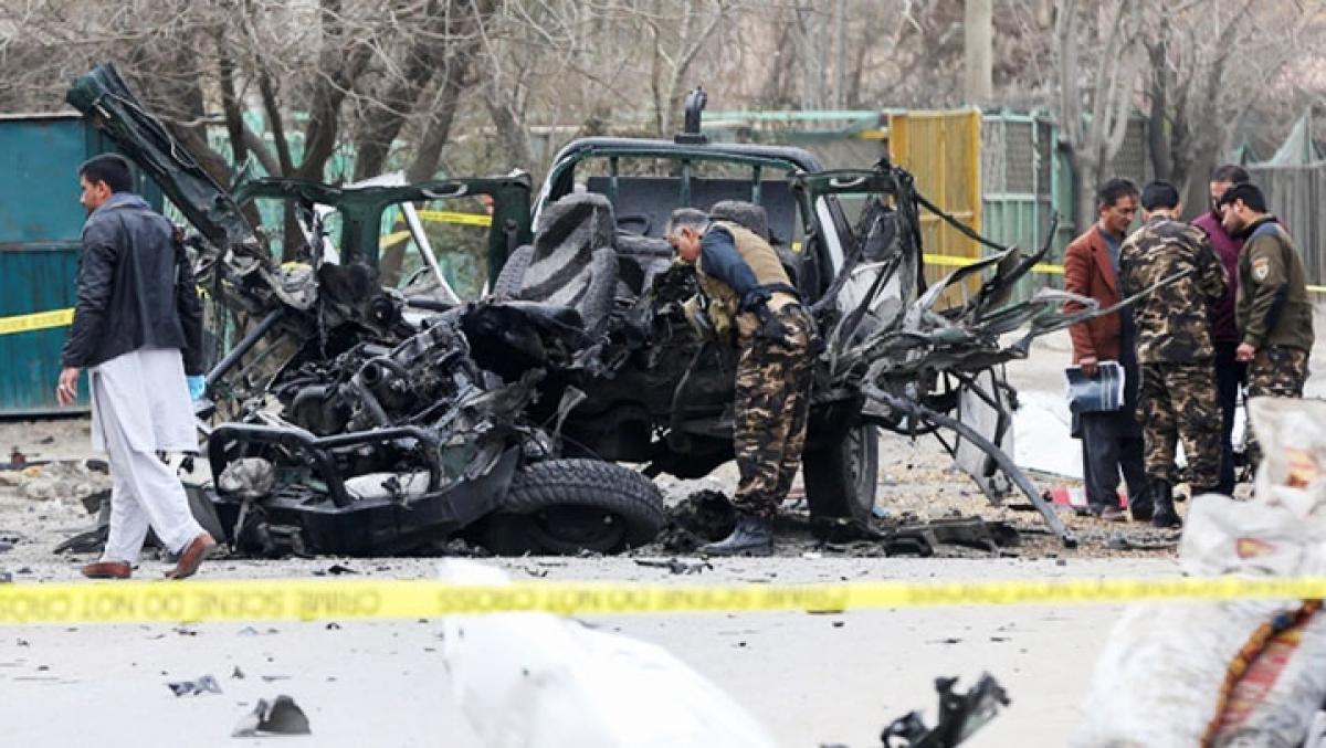 Hiện trường một vụ nổ bom tại Afghanistan. Ảnh: Reuters