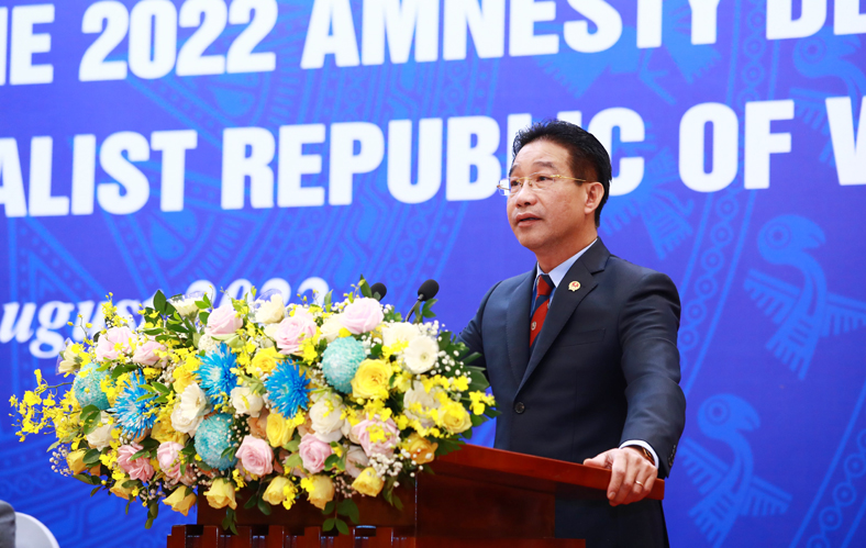 Phó Chủ nhiệm Văn phòng Chủ tịch nước Phạm Thanh Hà công bố quyết định đặc xá năm 2022 của Chủ tịch nước.