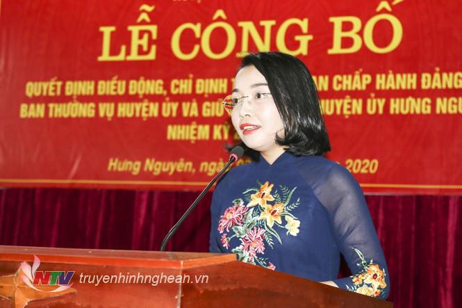 Đồng chí Nguyễn Thị Thơm phát biểu nhận nhiệm vụ.