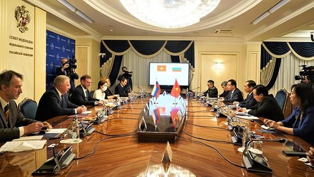 Bộ trưởng Ngoại giao Bùi Thanh Sơn gặp Phó Chủ tịch Hội đồng Liên bang Nga Konstantin Kosachev.