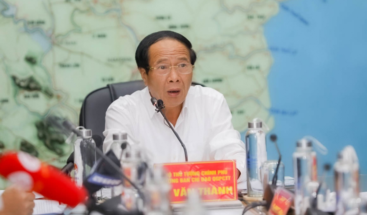 Phó Thủ tướng Lê Văn Thành, Trưởng Ban chỉ đạo quốc gia về phòng, chống thiên tai, Chủ tịch Ủy ban quốc gia ứng phó sự cố thiên tai và tìm kiếm cứu nạn làm trưởng ban chỉ đạo tiền phương chỉ đạo ứng phó bão số 4