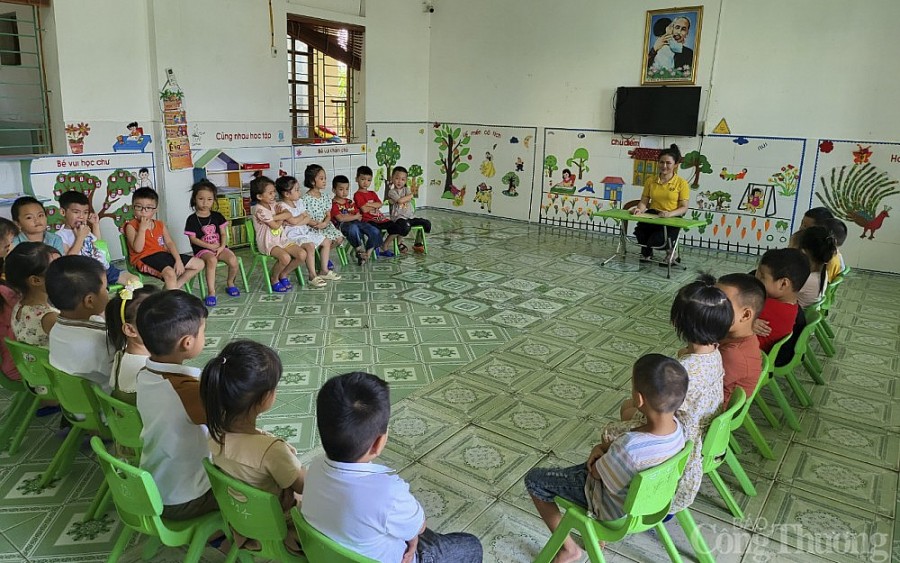 Hàng ngàn giáo viên mầm non hợp đồng tại Nghệ An bị chậm lương, vướng mắc về nguồn chi trả lương, khiến đời sống gặp nhiều khó khăn