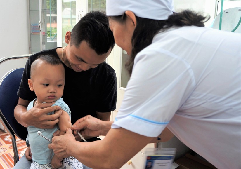 Chuẩn bị tiêm vaccine Covid-19 cho trẻ từ 6 tháng đến dưới 5 tuổi