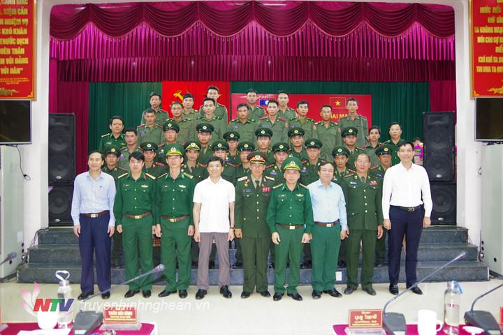 Khai giảng huấn luyện cho 30 cán bộ bảo vệ biên giới Bộ chỉ huy Quân sự tỉnh Xiêng Khoảng, Lào 
