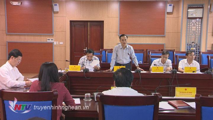 Phó Chủ tịch UBND tỉnh Lê Ngọc Hoa phát biểu tại phiên họp.