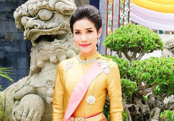 Hoàng phi Thái Lan Sineenat Wongvajirapakdi - Ảnh: Khaosod English