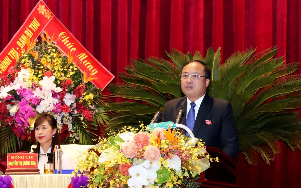 Đồng chí Nguyễn Viết Hưng, Bí thư Huyên ủy Yên Thành tham luận tại hội nghị.
