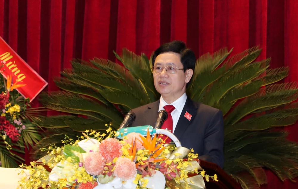 Đồng chí Nguyễn Xuân Sơn điều hành bầu Đoàn Đại biểu đi dự Đại hội lần thứ 13 của Đảng.