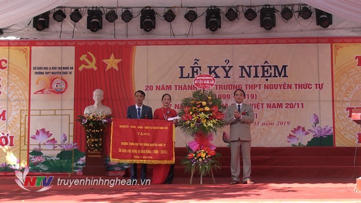 Trường THPT Nguyễn Thức Tự (Nghi Lộc) kỷ niệm 20 năm thành lập
