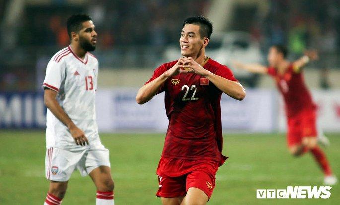 Tiến Linh ăn mừng bàn thắng duy nhất hạ UAE.