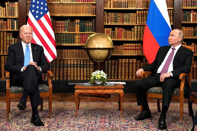 Tổng thống Vladimir Putin và người đồng cấp Joe Biden. (Ảnh: Reuters)