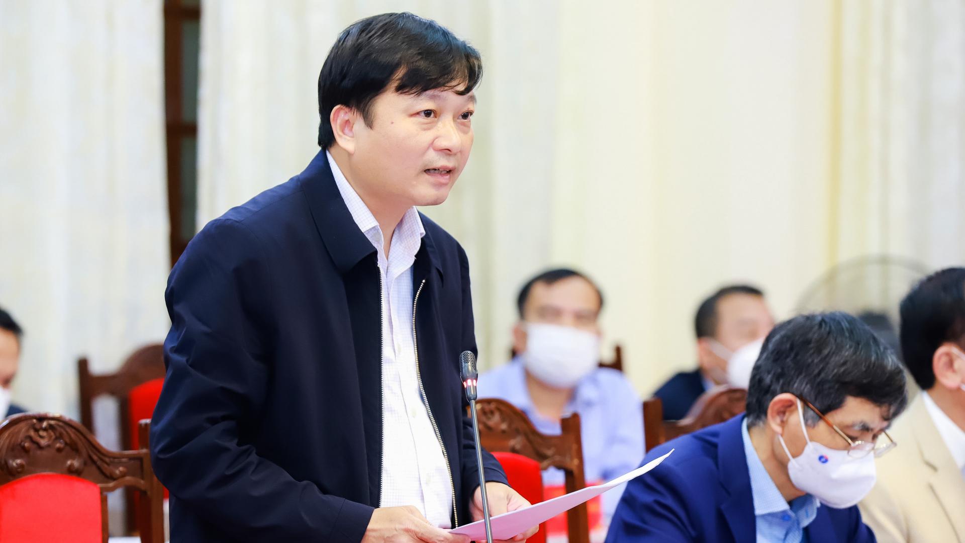 Đồng chí Lê Hồng Vinh - Ủy viên Ban Thường vụ Tỉnh ủy, Phó Chủ tịch Thường trực UBND tỉnh phát biểu tại cuộc làm việc.